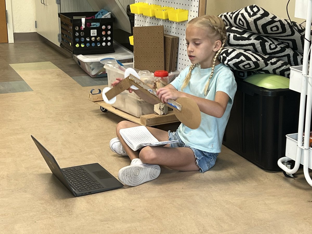 flip.com/bf298aa8 This impressive Ss explains how a solar eclipse works, different stages and even how to make a model just like hers! It’s always an exciting day when the green tents come out and Ss get to use their voice to share/teach others. @MicrosoftFlip @PBCSDSTEM