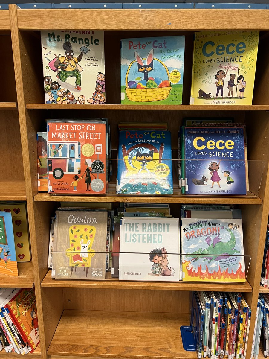 Our picture book shelves are starting to feature some forward-facing browsing bins and we love it!! Thank you @HamiltonTroyPTA 😍