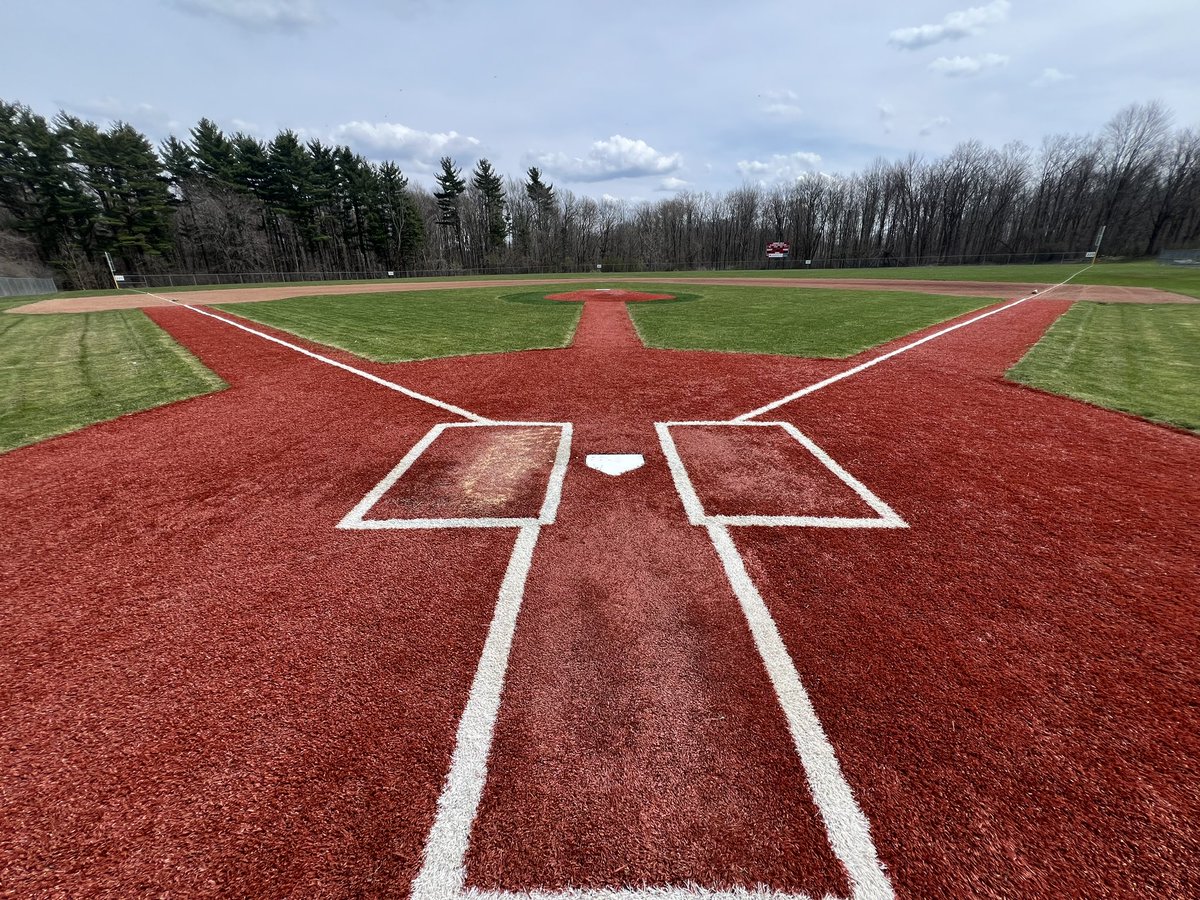 Fields at Munson Twp Park are ready for today’s @Topper_Softball @ChardonBaseball home openers! Thanks to the conglomerate of coaches, parent volunteers and Chardon Maintenance for making this happen!