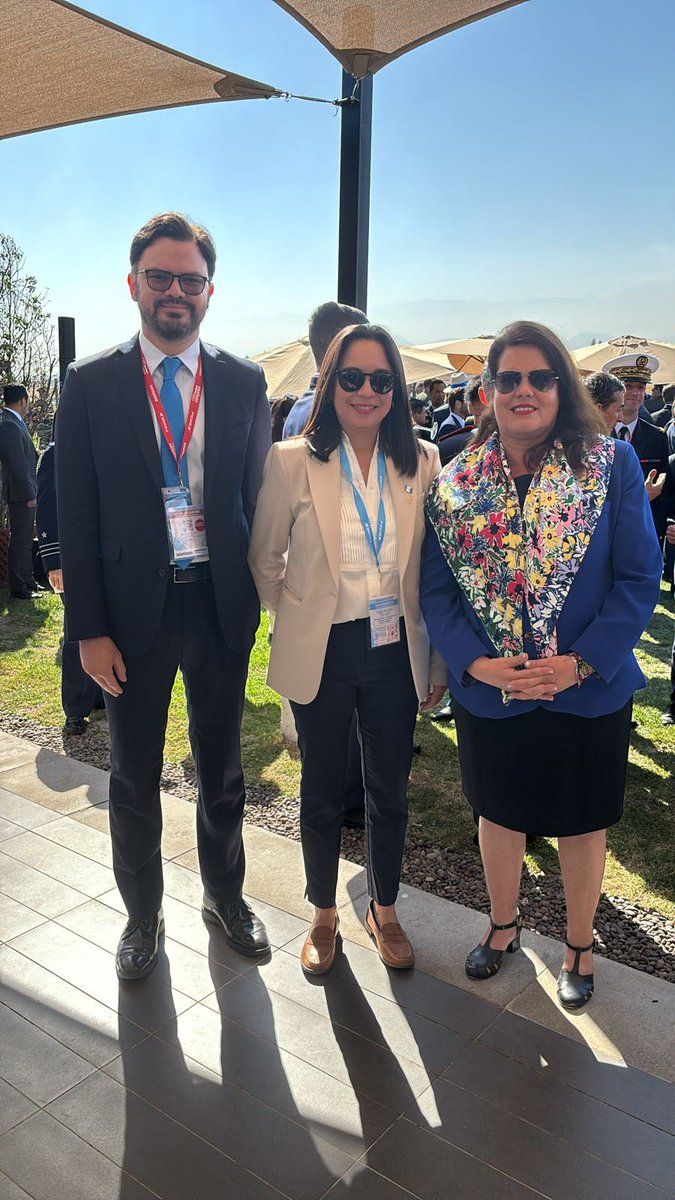 🤩✈️ La Directora General Interina, Licda. Azucena Zelaya, como presidenta de la CLAC, participa en la inauguración de la Feria Internacional del Aire y del Espacio (FIDAE 2024) en Santiago de Chile 🇨🇱 🧵