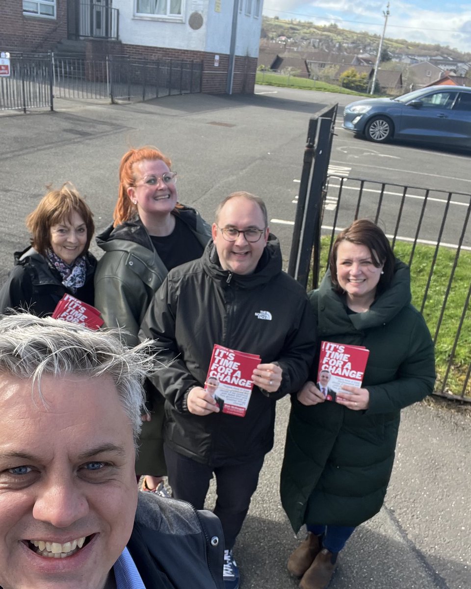 Thanks to ⁦@PFOKane⁩ and Labour team out in Barrhead this afternoon. Spoke to teachers and NHS workers today and struck with how angry they are at the SNP and Tories. Desperately want governments focused on the job of governing rather than game playing.
