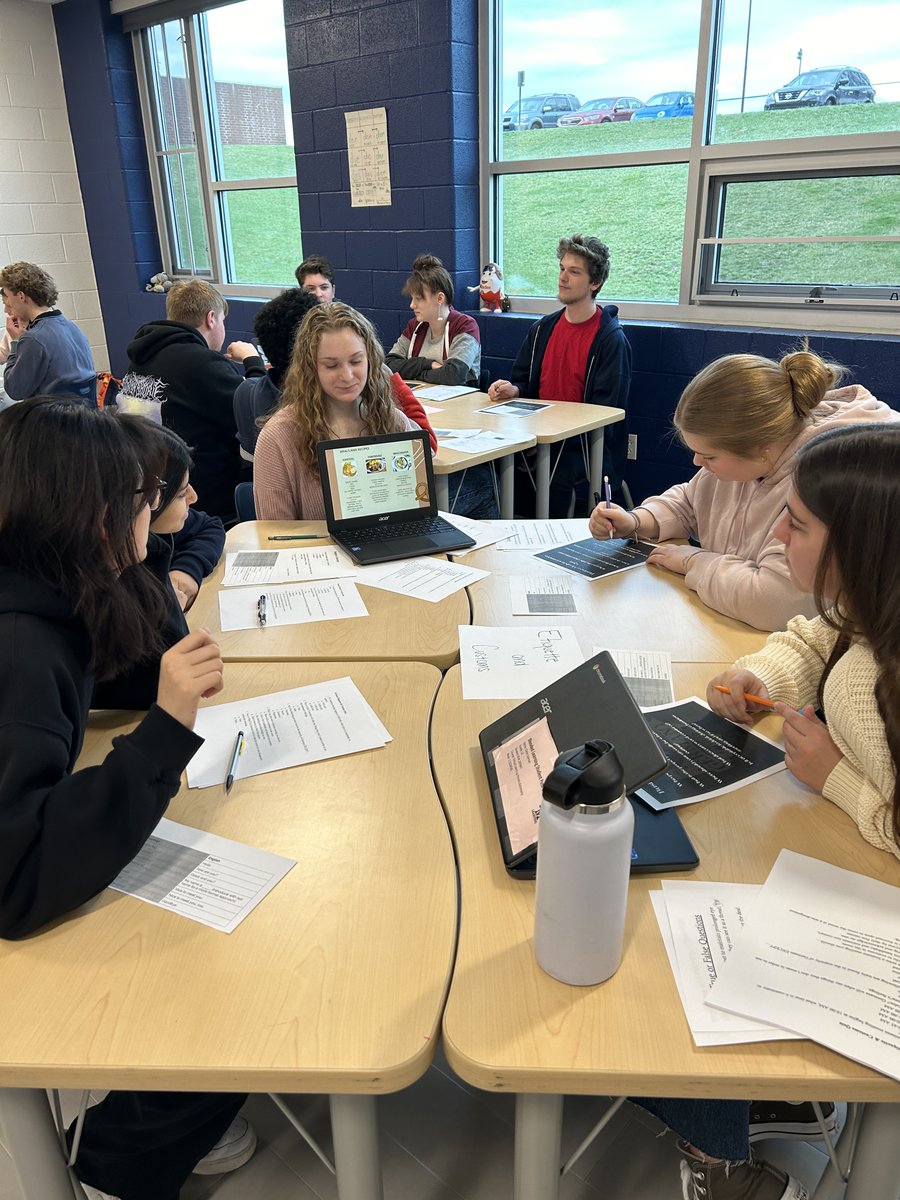 Recently Mrs. Smith and Mrs. Craig took their AP German class and International Business class and combined them to host a German business culture and Environmental Summit. This was a great opportunity for both classes.
#PMHS #InternationalStudies #GreenEnergy #Greatdaytobeacomet