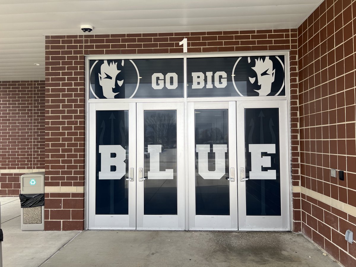 CHSBlueDevil1's tweet photo. Thanks to ⁦@SchoolPrideLtd⁩ and Blake Adkins ⁦@SPSalesNorth⁩ for helping us refurbish our Legacy Lane entrance. #WeAreCarey https://t.co/99iSnSfbOq