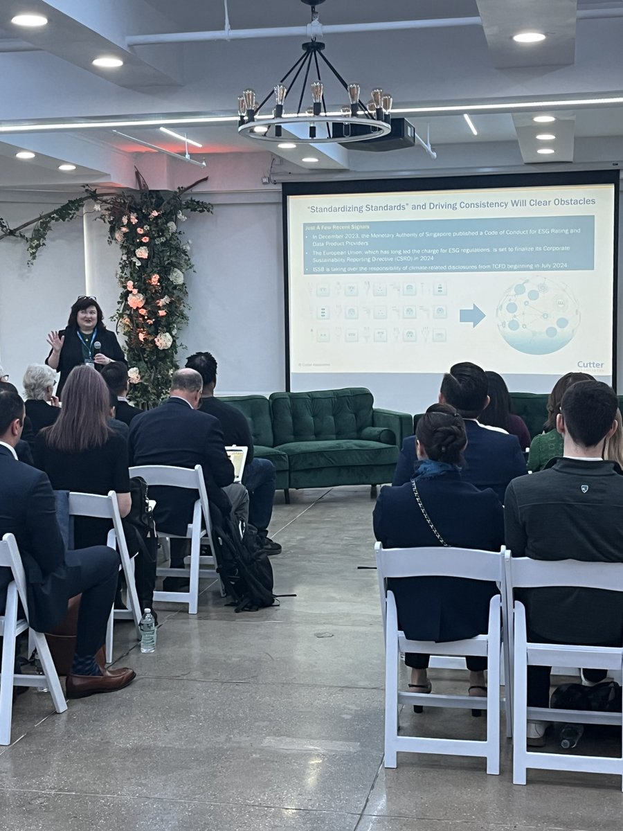 CaliberComms's tweet photo. It's day ✌️ of #NYFTW, and we're starting off strong with our COO @KristieGalvani attending "The Climate Has Changed in Fintech" breakfast where conversations were centered around #fintech and #GenAI, promising transformative strides towards efficient financial solutions. https://t.co/M2X2cIgz7c