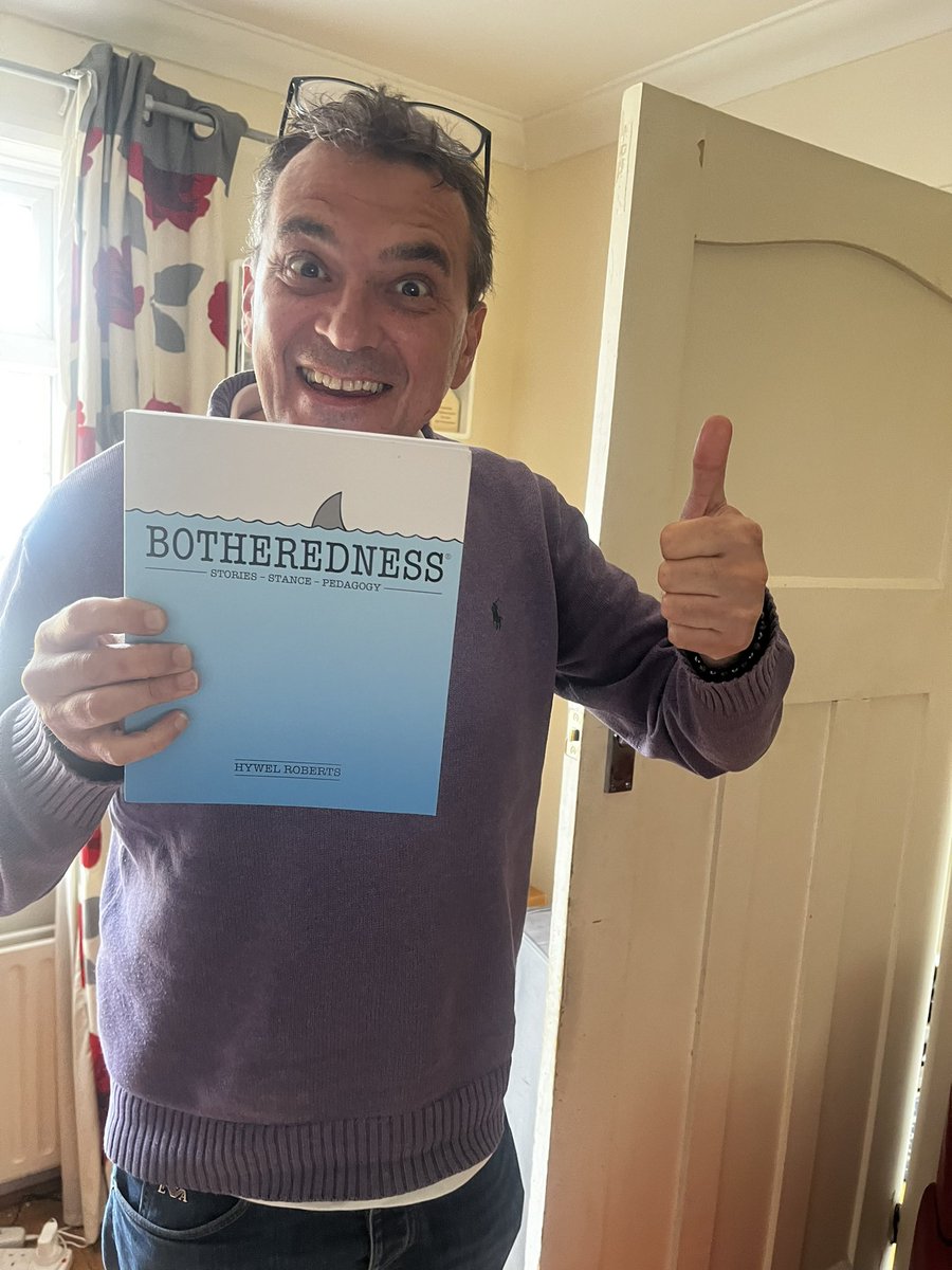 What a lovely gift from the inspirational @HYWEL_ROBERTS … touched … bed time reading has never looked so good