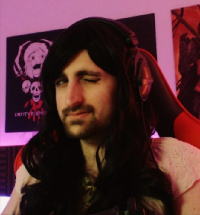 AyrunTV's tweet photo. saw this girl in my dreams last night, if anyone has a way to contact her please let me know https://t.co/JTK4C3JuO6