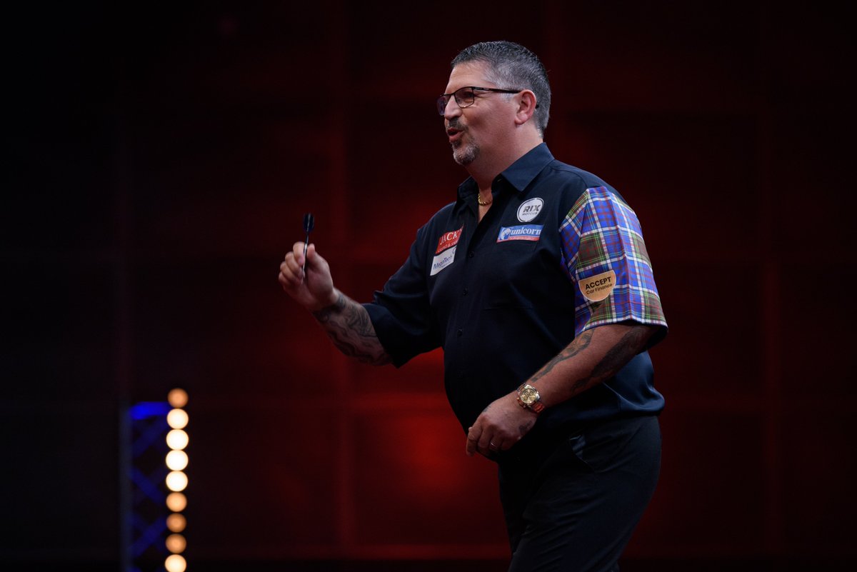 Gary Anderson, Gian Van Veen, Radek Szaganski and Danny Noppert the first four players through to the Quarter-Finals... Anderson absolutely flying today, and averaged 114 in his Last 16 tie. Is it the Scotsman's day? 👉 bit.ly/2024PC8Results