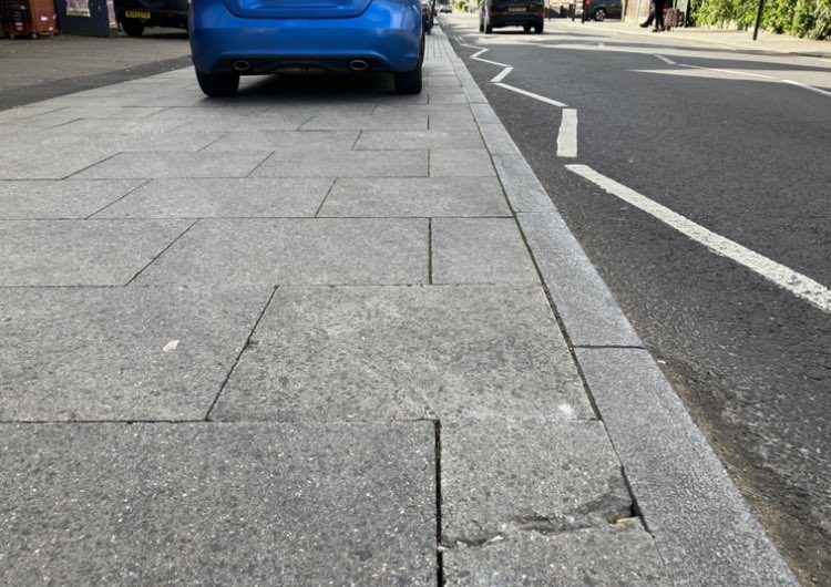 CulverleyGreen's tweet photo. No wonder the pavement on Sandhurst Parade outside the Co-Op is breaking up.

This driver pulled off the road straight after the Zebra X-ing to ride up the kerb, instead of using the nearby spaces for parking, which were free.

@LewishamCouncil @CatfordParking https://t.co/g6qB42fi0s