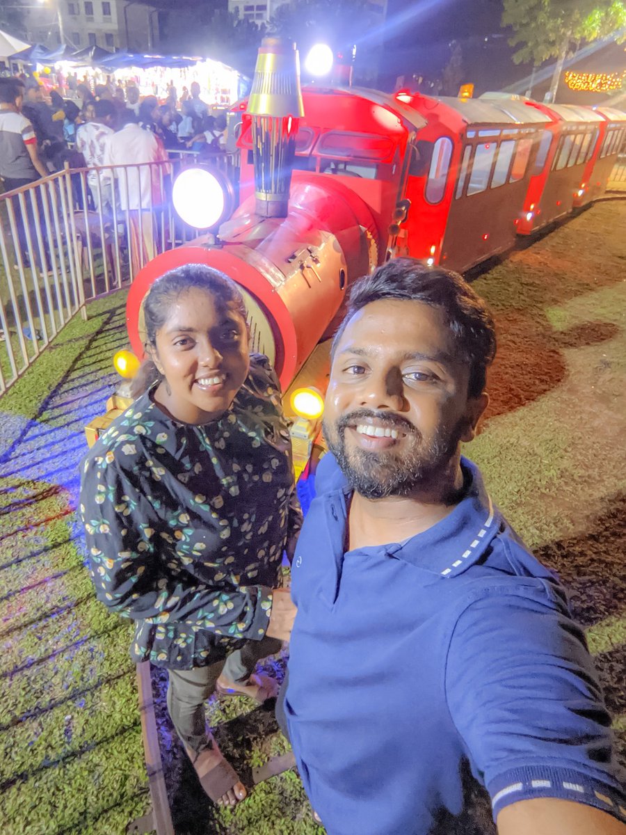 හිතේ නිදහසයි,සතුටයි තියෙන තැන
ජීවිතය විදවන්නේ නැතුව විදින්න හරිම ලේසියි.❤️

: #එයයිමමයි #EyaiMamai #travelwithwife #SriLanka #couplelife #ceylon #travelblogger #srilankatravel #srilankatravel