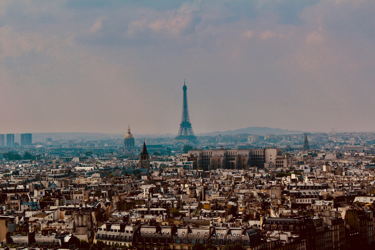 🙌Are you about to leave for a university exchange in France ? 👉Take part in our “favorite French word” video competition until the 30st of April ! 📷The video should be around 1 min and there will three exciting prizes !