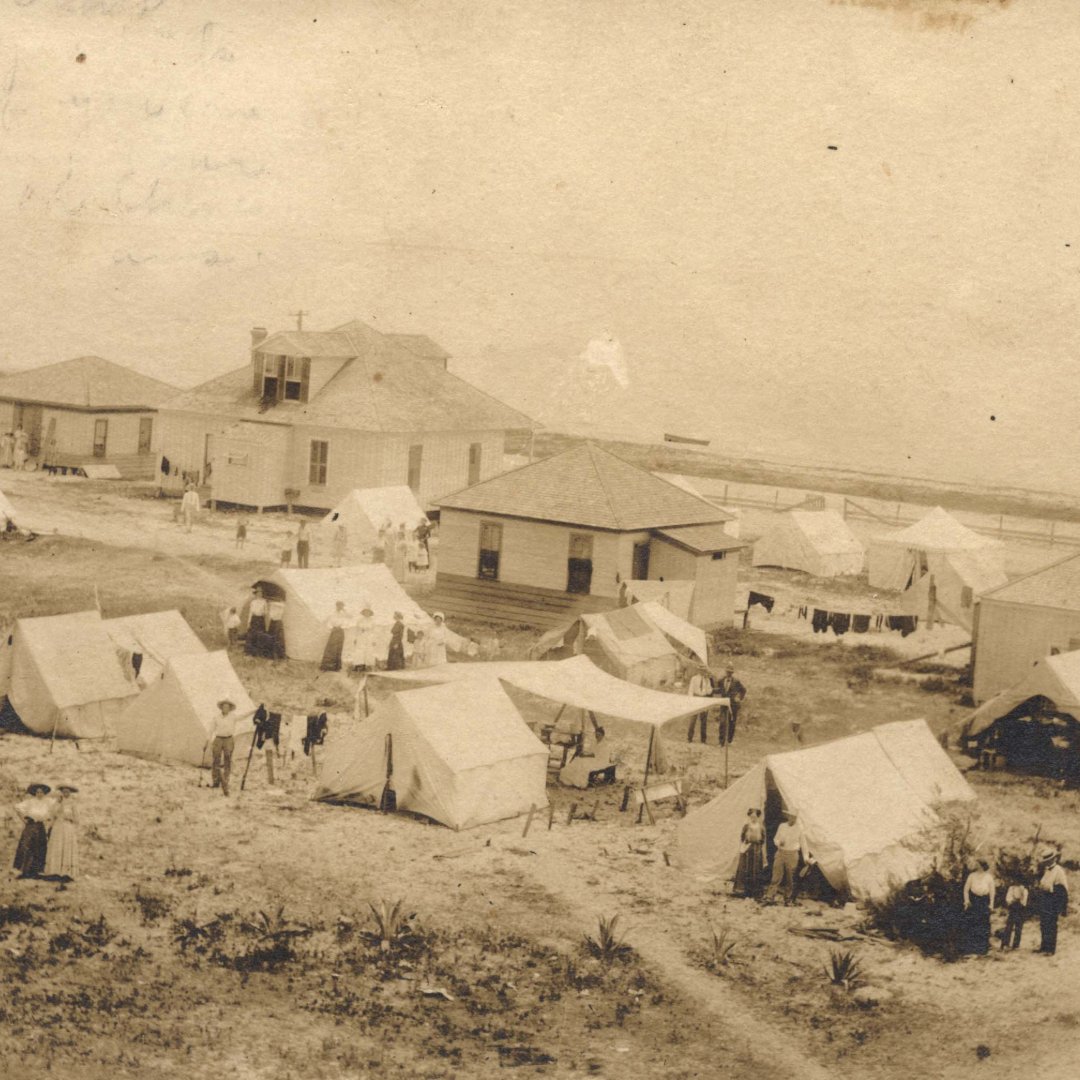 Tents and buildings near Corpus Christi circa 1910, likely part of the Epworth encampment on North Beach. #TAMUCC #Archives

[Photo showing tents, people, and buildings along the beach near Corpus Christi]