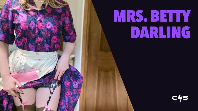 "I&rsquo;m the perfect 1950s style, all natural traditional housewife and lingerie enthusiast. I make delightfully