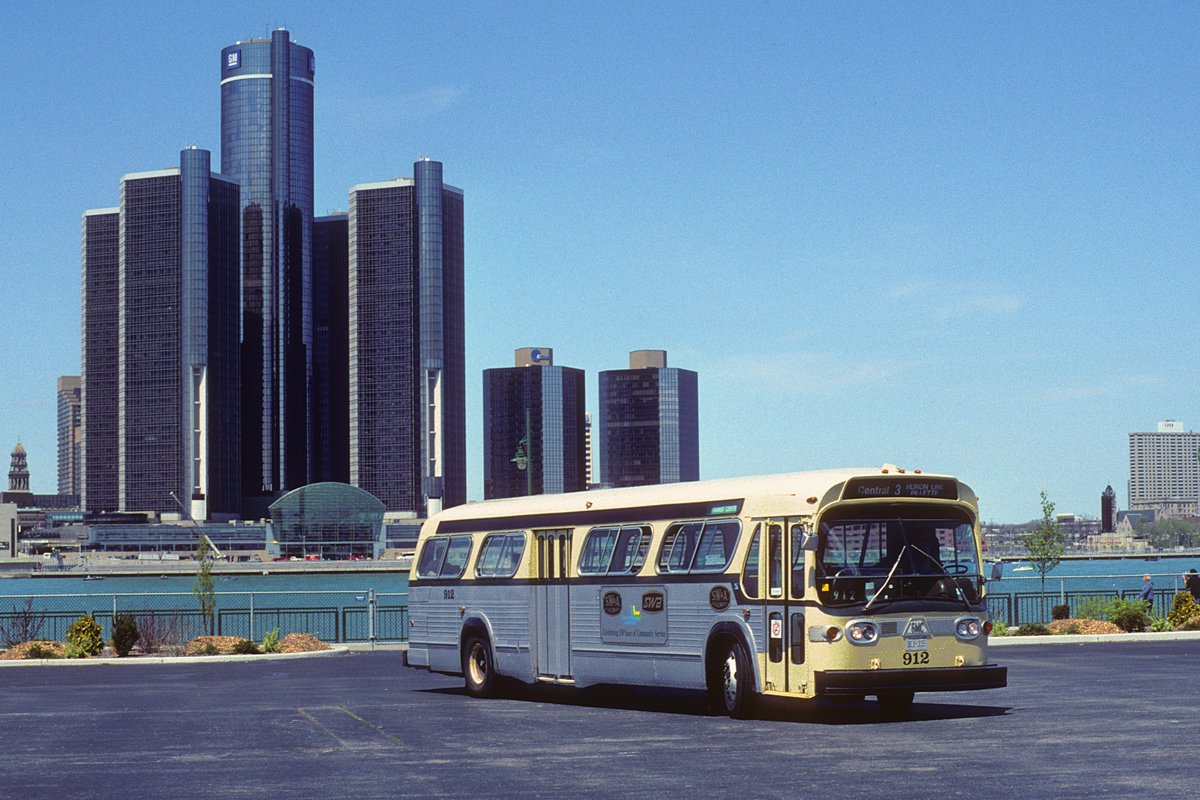 Effective Wednesday, April 10, 2024, the Central 3 will be on detour due to a closure of Drouillard Road just north of Ontario Street. Please visit ow.ly/WXt850R7wAW or windsor.mytransitride.com for more info.
