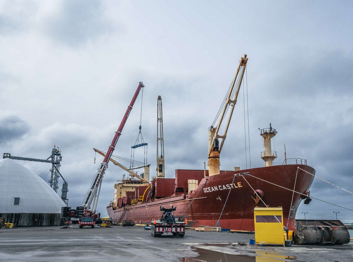 Ce fut un plaisir de souhaiter une chaleureuse bienvenue au capitaine Franjo Maric et à l'équipage du MV Ocean Castle, marquant l'arrivée du premier navire international au port d'Oshawa.