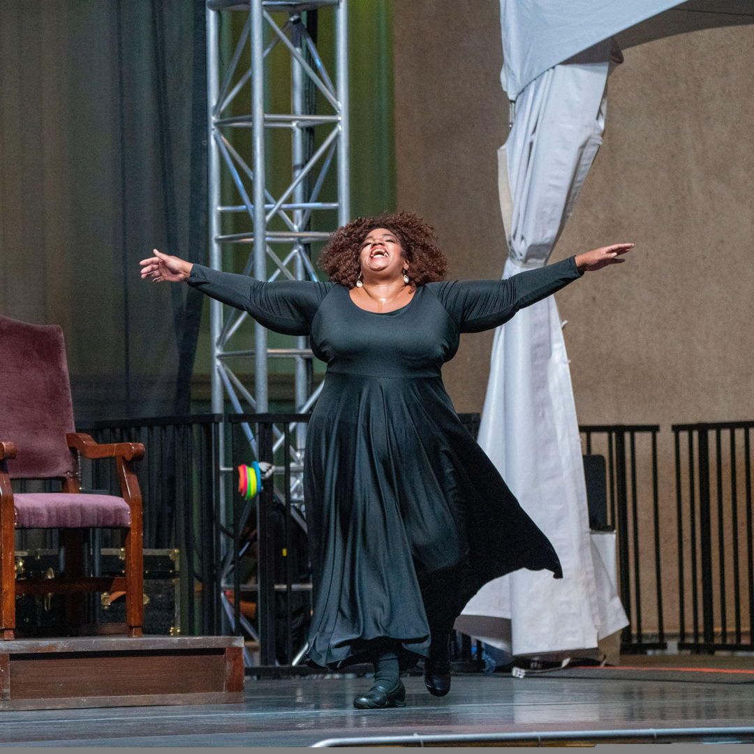 YorkShakes's tweet photo. but also delivering workshops across schools in Yorkshire &amp; giving talks to wider #York audiences. Founder &amp; Artistic Director of Harlem Shakespeare Festival, Debra Ann Byrd is a powerful champion for black female voices in classical theatre. (2/3) https://t.co/QbmAMhp5Up