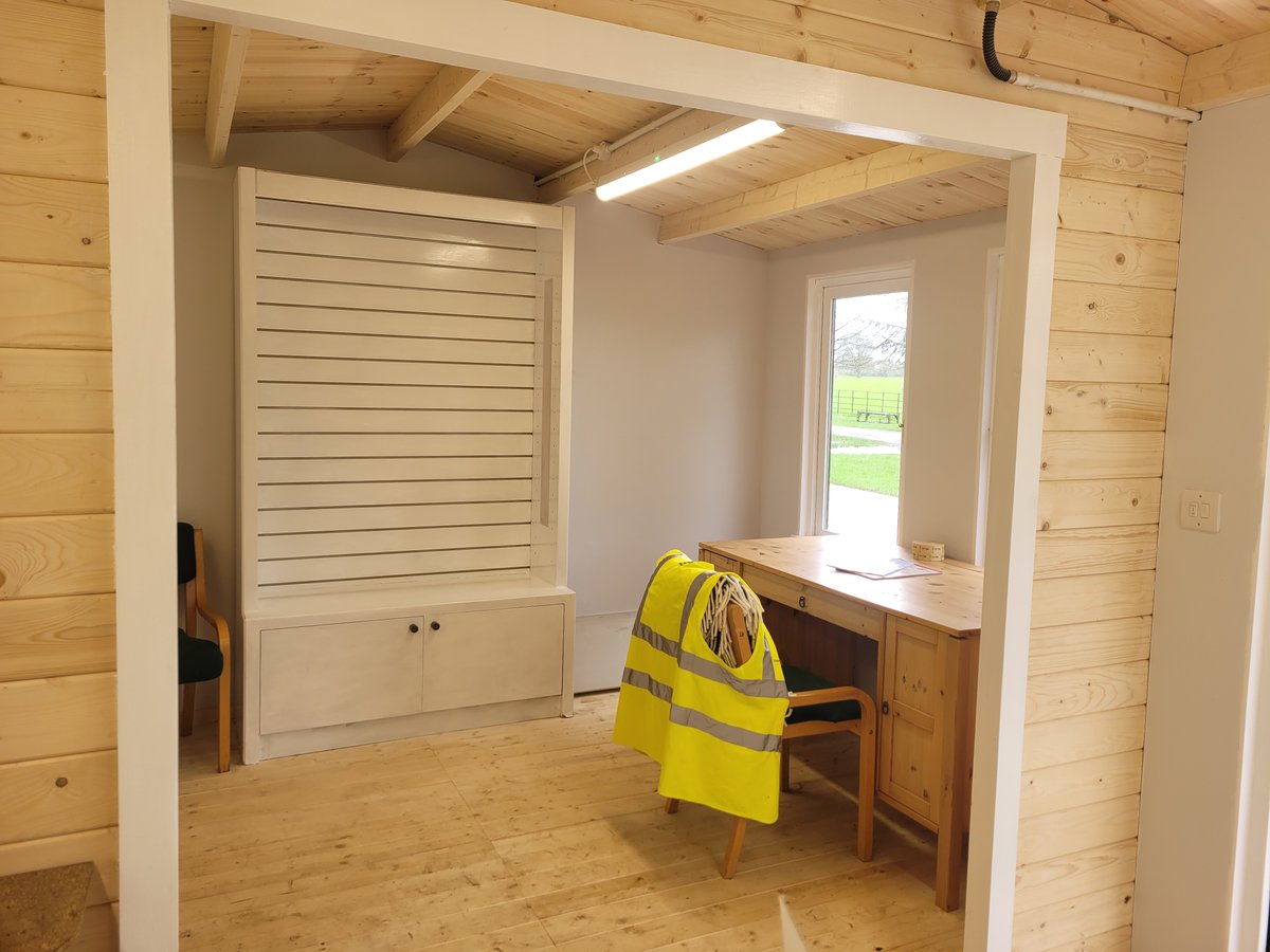 We have some exciting updates on the new Car Park Cabin here at Osterley! Our team have been adding the finishing touches to the interior and exterior of the cabin! Soon you will be able to speak to our welcome team at the cabin with any queries you have!🤩