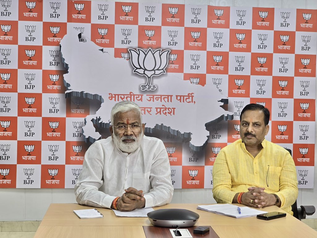 swatantrabjp's tweet photo. आज वीडियो कॉन्फ्रेंसिंग के माध्यम से लोकसभा चुनाव प्रथम चरण में झुग्गी-झोपड़ी अभियान के तहत लोकसभा एवं विधान सभा के संयोजक एवं सह-संयोजकों एवं युवा मोर्चा के लोकसभा प्रभारियों एवं प्रवासियों के साथ बैठक की। https://t.co/KgSOzVNsGV