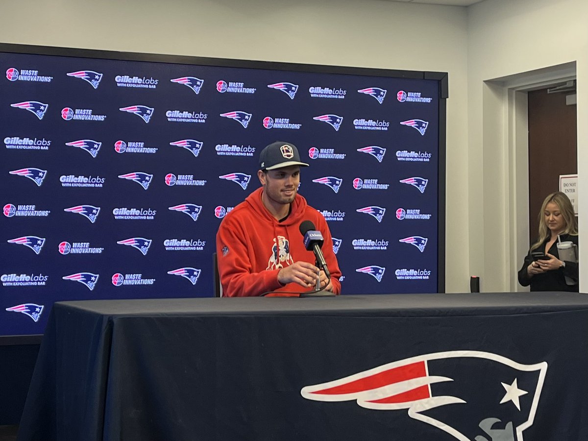 Hunter Henry on re-singing with the #Patriots before free agency: 'I just wanted to be here. I love this area. I love this fan base. I love this organization. “I didn't like how last year went - how the last two years have been - and I wanted to be a part of that change.'