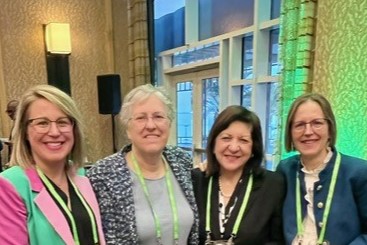 Last night AACI and @AACR hosted a reception honoring cancer center directors. Here AACI Executive Director Jennifer W. Pegher is pictured with cancer center leaders from @OSUCCC_James, @UNMCCC, @mvalliance, @VCUMassey, @YaleCancer, and @BuffettCancer. #aacr24