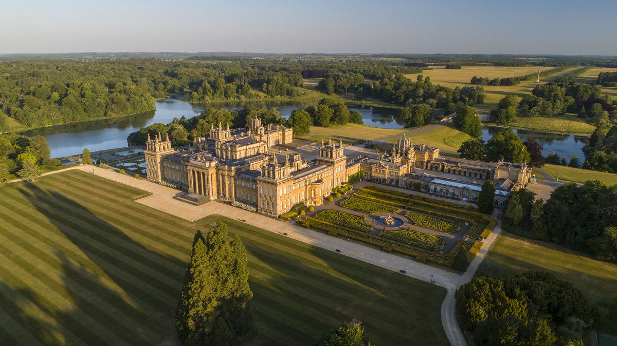 🚨 Closure notice: @BlenheimPalace will have some closures this week from Wednesday 10 April to Saturday 13 April. The Palace and the Stables Café will be closed and will reopen on Sunday 14 April. For the latest opening hours, visit: blenheimpalace.com/visitus/openin…