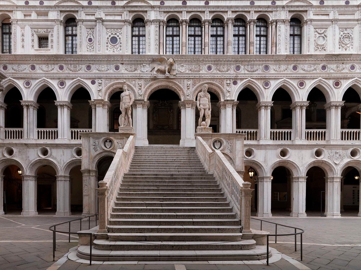 mondointasca's tweet photo. #Venezia celebra con la mostra “I #MondidiMarcoPolo Il viaggio di un mercante veneziano del Duecento” il suo illustre concittadino dal 6 Aprile al 29 Settembre visitabile presso l’Appartamento del Doge a #Palazzo #Ducale. https://t.co/hQv3qNJ5nh https://t.co/rfvsEtxlsU