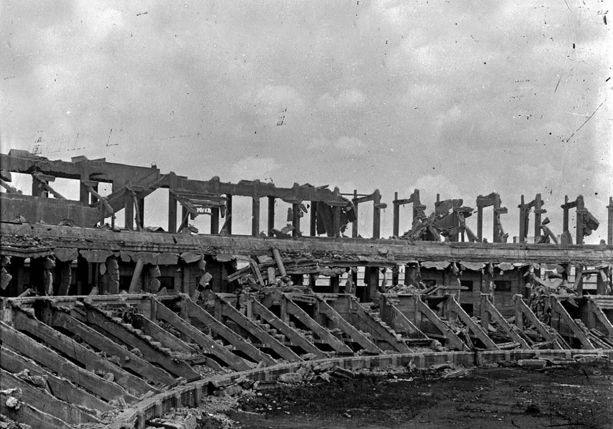 Tal día como hoy hace 94 años (1930) se comenzaba a derribar la plaza de toros de La Monumental, ubicada en la avenida Eduardo Dato.