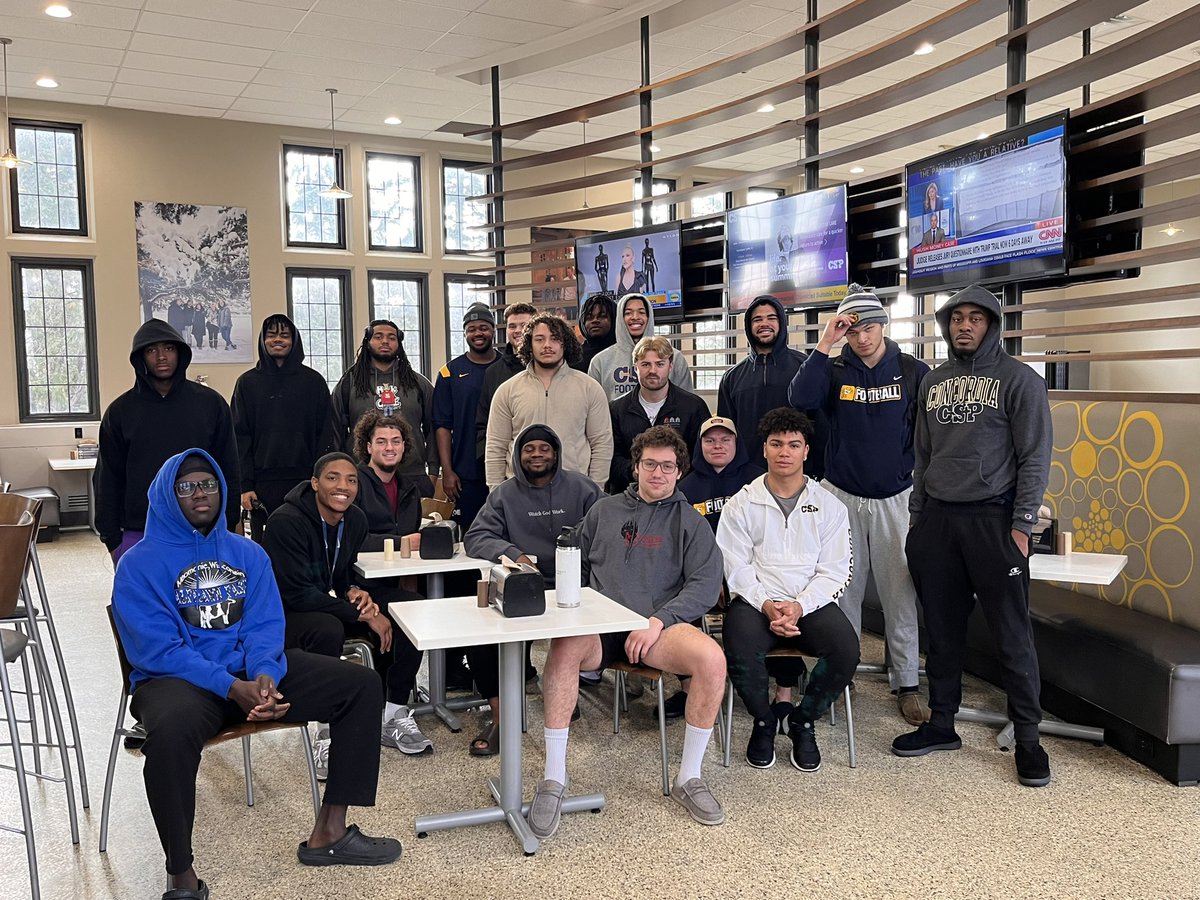 Meeting together for breakfast on our off day @CSPBearsFB @CoachCurrierCSP @_Coach_Stern_