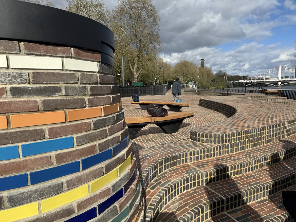 ⁦@TidewayLondon⁩ a lovely new piece of public realm opening soon at Chelsea Embankment, covering a Tideway tunnel shaft. 150 years after Sir Joe Bazalgette’s embankment. The tunnel will remove 90%+ of the Thames sewage overflow. One of several new river spaces to come.
