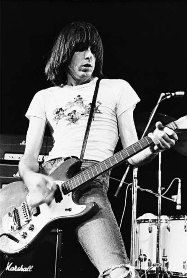 'I like to play punk rock, and that's it.' Johnny Ramone #JohnnyRamone #Ramones #JohnnyRamoneArmy