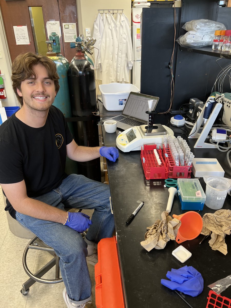 Congratulations to Gage Coon @thecagedgoon , a microbiology undergrad researcher in the Lloyd lab @archaearama , on receiving the prestigious NSF Graduate Research Fellowship (GRFP)! Next fall, he joins Dr. Tanja Bosak’s lab at MIT pursue his PhD on microbial carbon capture.