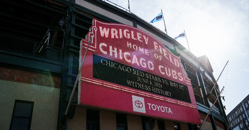 theChicagoStars's tweet photo. The Stars are taking over the diamond ⚽️🤝⚾️ Bring your family and friends to root, root, root for the home team at Chicago's iconic Wrigley Field!

#WithTheStars 🆚 Bay FC
🗓️ June 8, 6:30 PM CT

Exclusive presale info for season ticket members, general ticketing info and more ⬇️