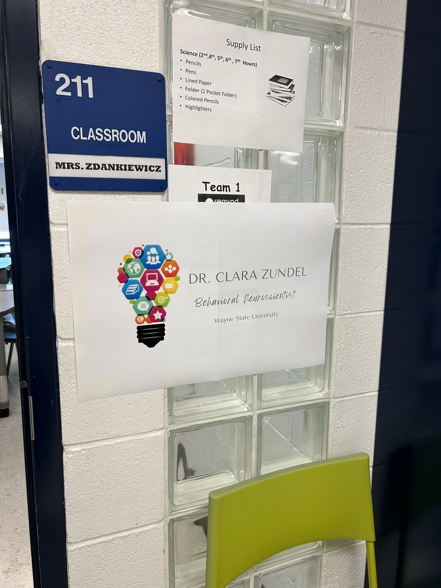 ClaraZundel's tweet image. At Warren Woods Middle School today talking to 8th graders about what it’s like to be a Behavioral Neuroscientist! #ScienceComm #Neuroscience #NeuroAdvocate