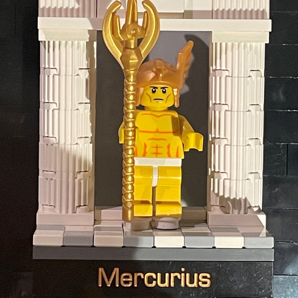 #HorsLesMurs 🔎 À l'occasion de l'exposition 'Les aventures de Brickius Maximus - L'expo en briques LEGO®', le @mba_lyon prête plusieurs statuettes en bronze. 👉 Vénus, Apollon, Mercure et Vulcain sont à retrouver jusqu'au 9 juin au Lugdunum - musée et théâtres romains !