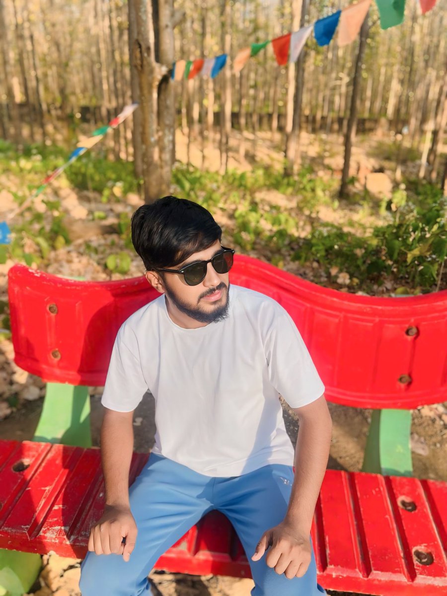 एकचोटी click गरेर त हेर बिना Loading सिदै तिम्रो दिलमा पुग्छु❤️