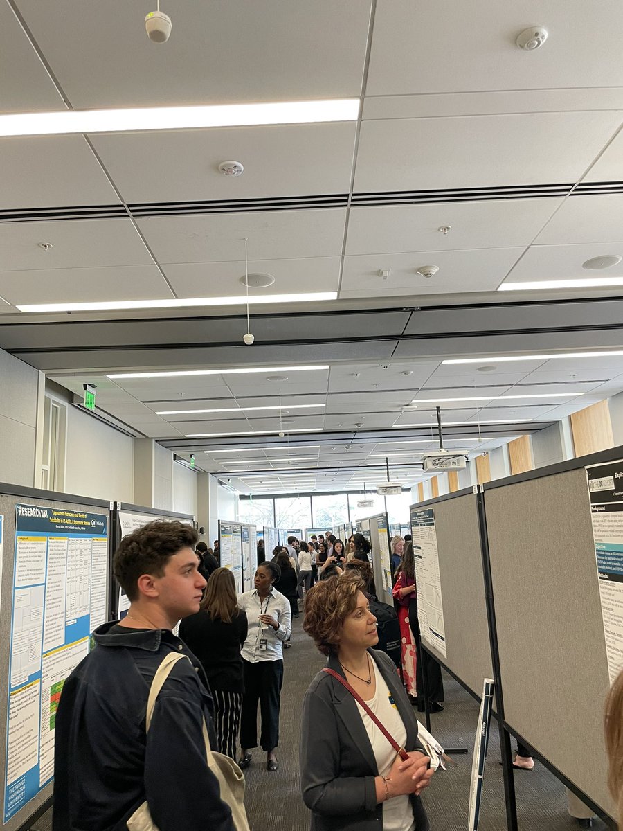 Wow! What an incredible turnout for @GWpublichealth #Research day today! Over 130 amazing student projects being displayed in our bldg 👍 superb display of #PublicHealth evidence! come join us @GWtweets students, staff & faculty! Happening now👇 @GW_OVPR @GWResShowcase