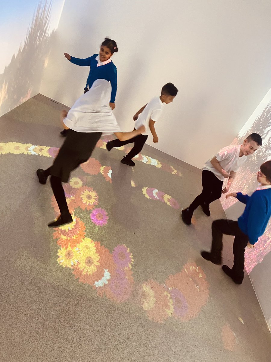 tilley_mrs's tweet photo. Mrs Tilley enjoyed her children’s university club tonight #portal #4NN #3EC #3MC @Lea_Forest_HT @LFP_DHT_MrW @LFP_Dep https://t.co/T7aeDOmVbu