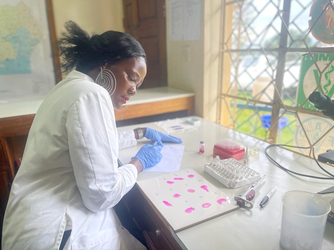 #Thisweek, we are working with @MAAIF-#NADDEC to assess the competencies of #animalveterinary laboratories in Mukono, Masaka, Mbarara, Kabalore, Busia, Mbale, Moroto, and Gulu to detect diseases at subnational levels, using 🌎 interlaboratory comparison test. #AnimalHealth 🐄🐐