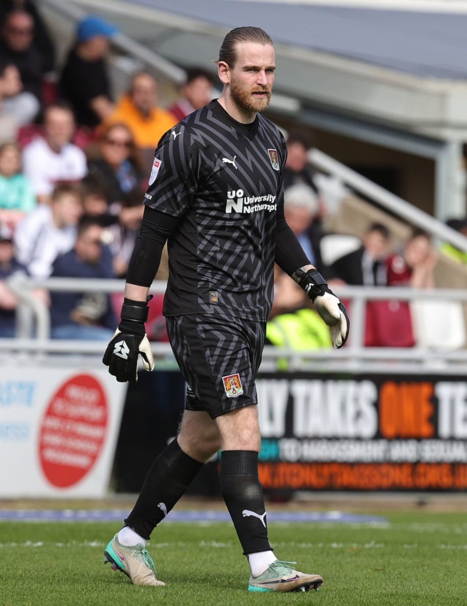 Great to see @LeeBurge01 back in action for Northampton Town 🧤 #BeTheDifference