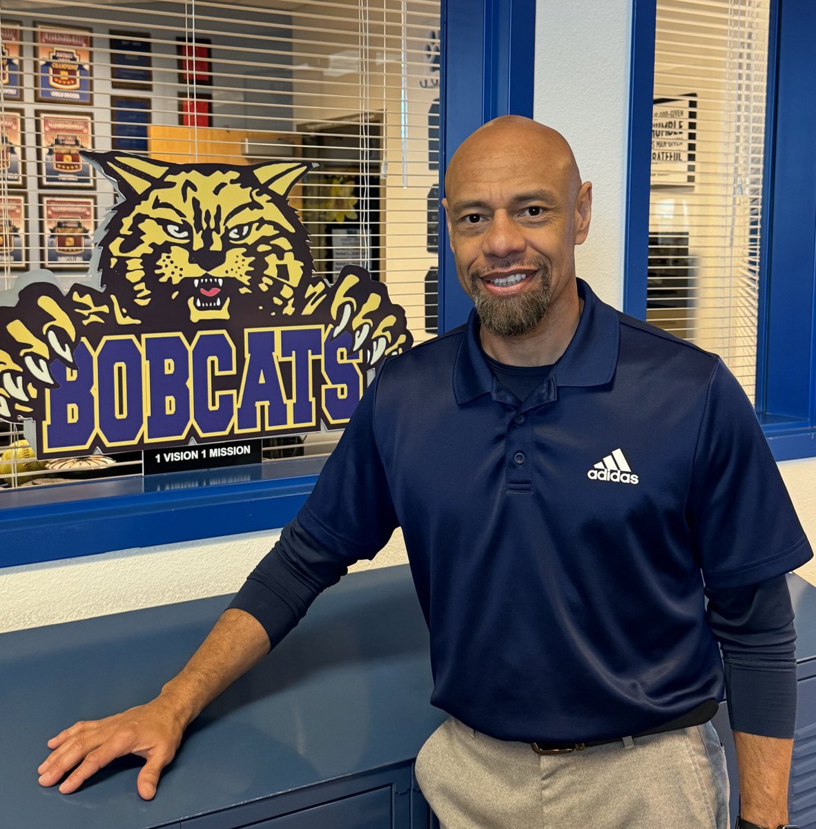 Bobcat Community,  Join us in welcoming Mr. Jarly López as the new Head Girls Soccer Coach at Bloomfield High School!