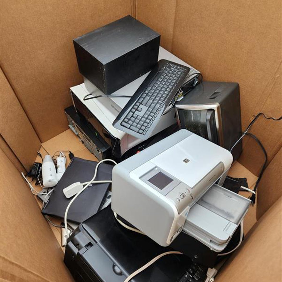 The @UMassChan community can bring home electronic devices and appliances to the Biotech 5 parking lot on Wednesday from 7:30 a.m. to 1 p.m. to be recycled. Some fees apply: direc.to/k2iN View all #EarthMonth events: direc.to/k2ix #ecycling #EarthMonth2024