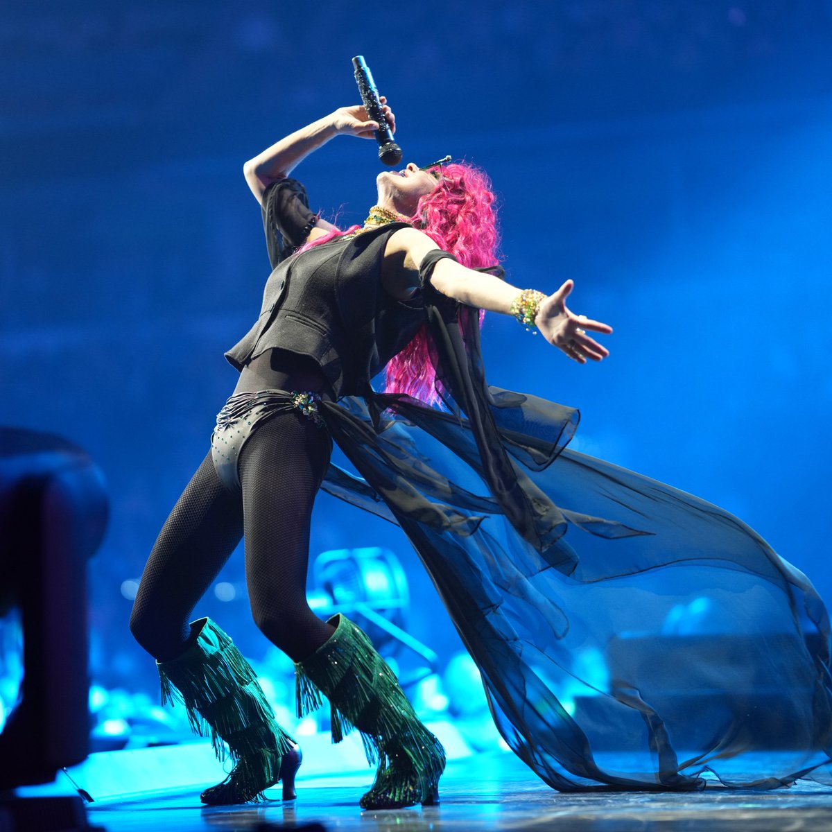 ShaniaTwain's tweet photo. Oh Canada, we sure do know a thing or two about a HAT TRICK 🏒🥰 Not only did you sell out all three of my @CPMFEST shows in record time, I’ve been told its also broken the record for the most tickets sold by any artist in Newfoundland and Labrador!! 🔥🔥🔥 I’m honoured to be a part of Canadian history once again 🫶 Cheers to beautiful Canada, let’s drink to that in August!!