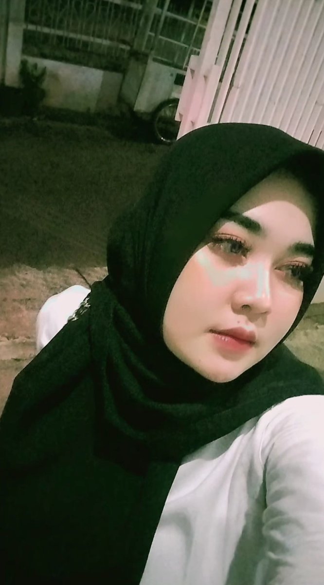 Selamat idul Fitri ya nih Vita lagi dengerin kumandang nya kalau dikamar dengerin kumandang apa ya 🤭🤭