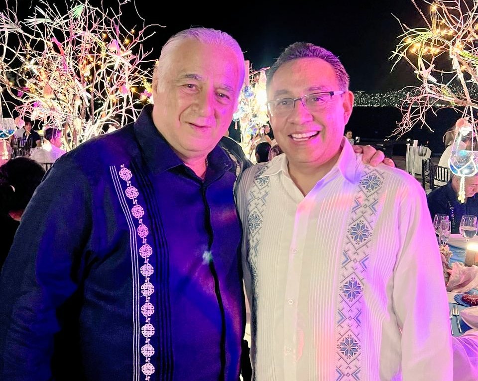 NexosTuristicos's tweet photo. #TianguisTuristico2024🇲🇽 | Importante presencia de Victor Enríquez, Presidente del Consejo Nacional de Exportadores de Servicios Turísticos @CONEXSTUR durante la #CenaDeCapitanes en el marco de la inauguración del @TianguisTurisMX que se realiza en el puerto de #Acapulco en el estado de #Guerrero.

@SECTUR_mx @TorrucoTurismo @asetur_mx @robertomonroy1 @Michoacan @Sectur_Mich @saymipinedav @SECTUR_GobOax @Sectur_Guerrero @VisitGuerreroMx #ChefOrozco @chefjorgepreh @chefjorgeorozco #JorgeWooldrich @Acapulco @FideturAcapulco