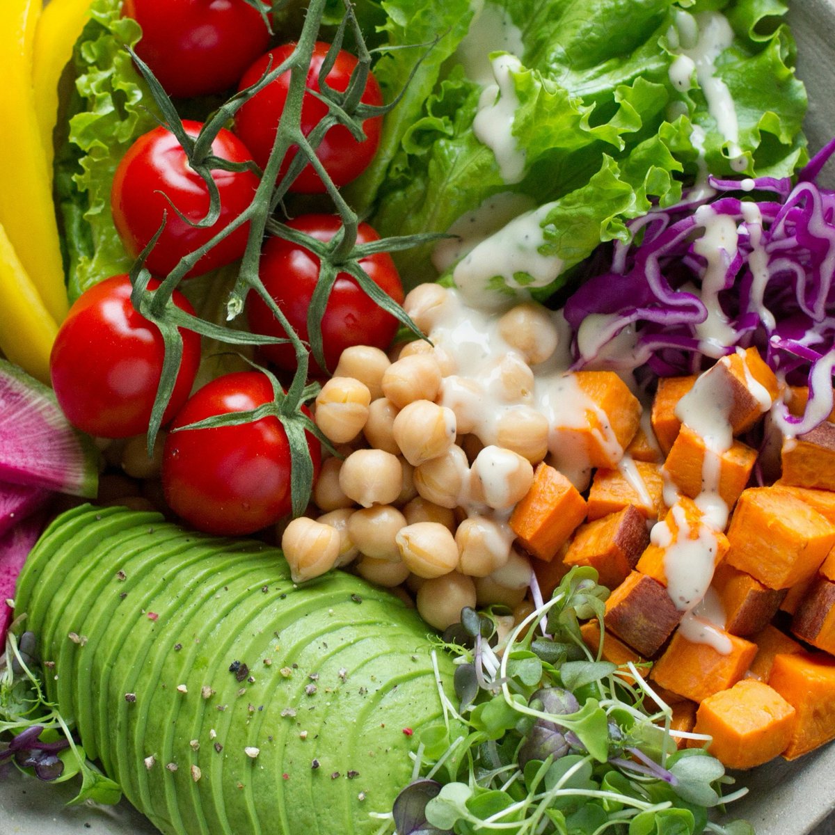 CapRockHealth's tweet photo. Discover essential nutrition tips. Learn how to prioritize whole foods, practice mindful eating, and stay hydrated for optimal well-being: https://t.co/A3F4ngCLyI https://t.co/bDjCmbpR68