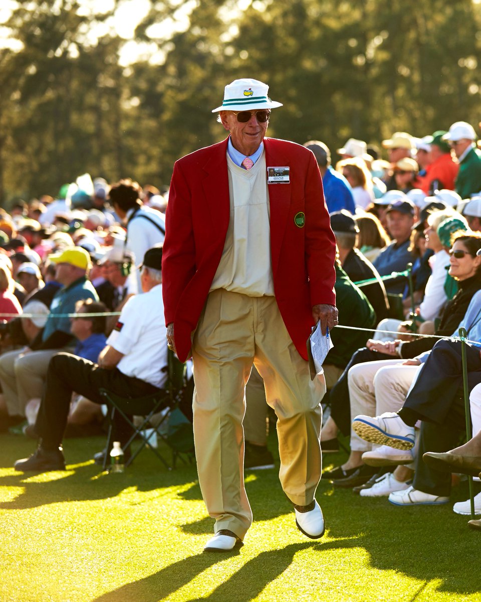 Red jacket. Index cards with player bios. A voice so distinct, people knew right away who it was. Johnny Paulk, PGA. While he passed away in 2020, Paulk’s legendary career will always be intertwined with the Masters. Heres’s his incredible story: pga.com/story/how-geor…