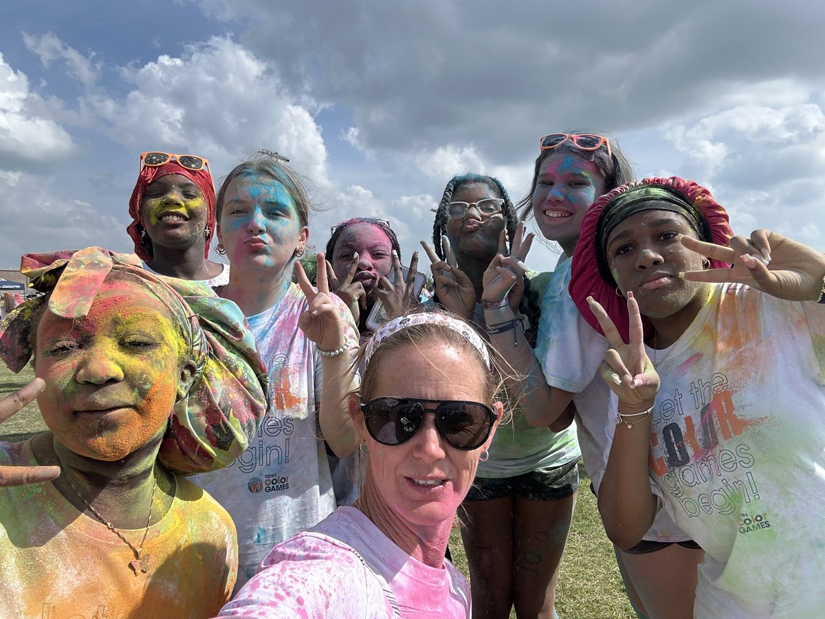 The color battle! Fun was had by ALL @MckinzeyMiddle participants! @CMMSCounseling @TxBookiemonster