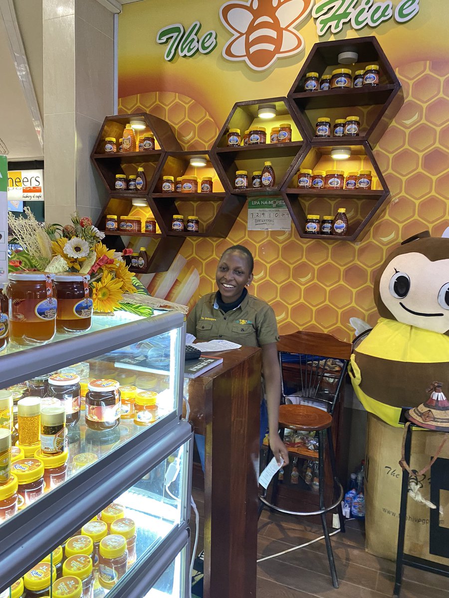 TheHiveAfrica's tweet image. From the shores of #MASINGA dam, #Machakos County. Our #apiaries are located on strategic sites to harness the flora that bloom along the shores of the Kenya’s largest Man made lake. Get some from our latest honey harvest. 
Tel: +254 706 349 748 : Email:beekeepers@thehive.co.ke