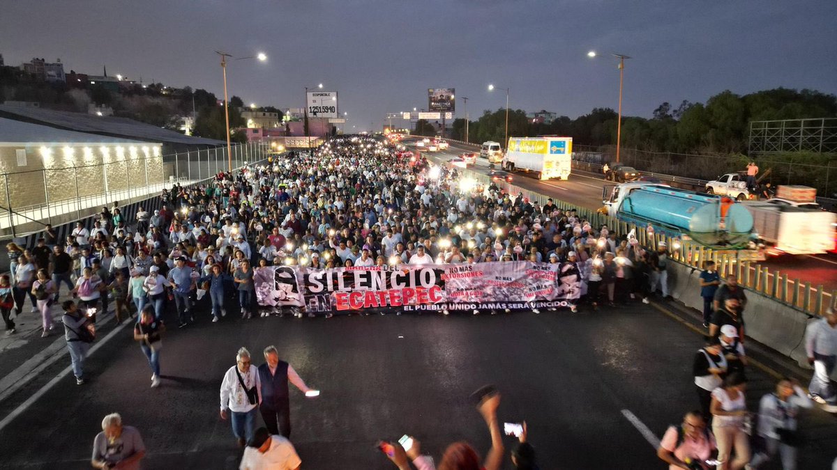 ¡Las y los mexicanos estamos hartos de la violencia que aqueja al país! La noche de ayer nuestros hermanos de Ecatepec tomaron las calles para exigir al gobierno de Morena que deje de ser tapadera de delincuentes.

En el PRI nos solidarizamos con los más de 15 mil valientes