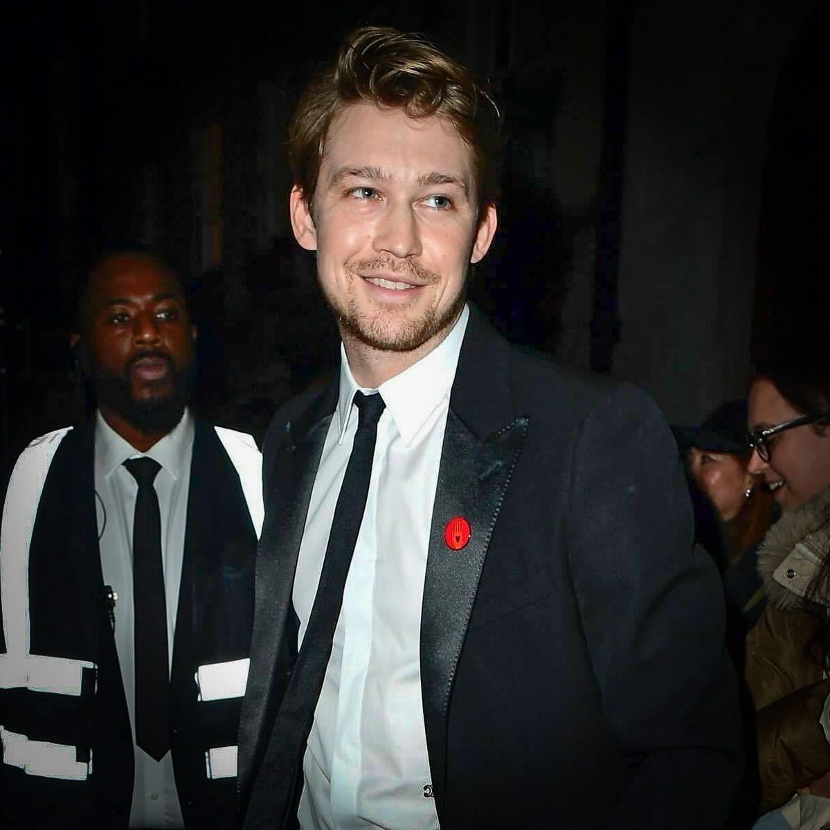 ✅ | Joe Alwyn has called several times for a #CeasefireNOW.

He also recently joined 'Hamlet' cast mates in donating a signed clapper board to an auction benefiting Medical Aid for Palestinians.