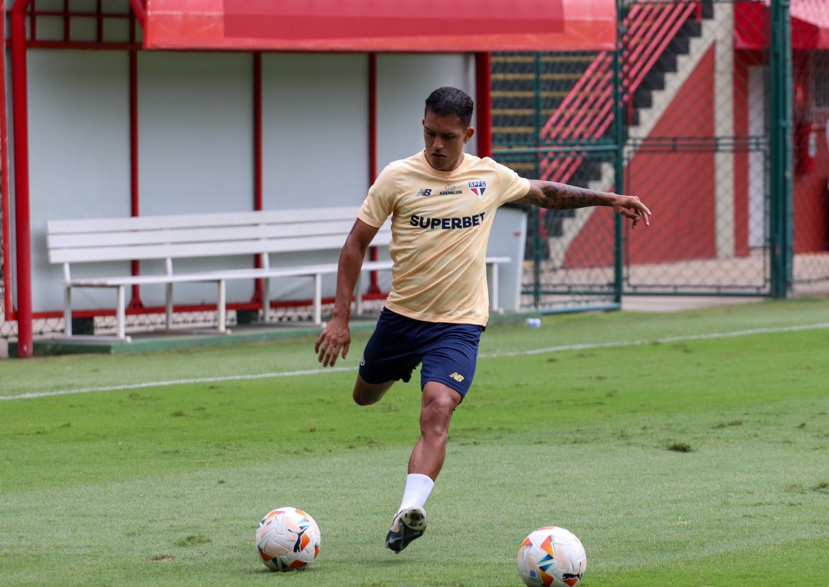 Tudo pronto para o reencontro com a #TorcidaQueConduz em noite de @LibertadoresBR no #MorumBIS!

🏟️ Garanta seu ingresso > spfcticket.net

#VamosSãoPaulo 🇾🇪